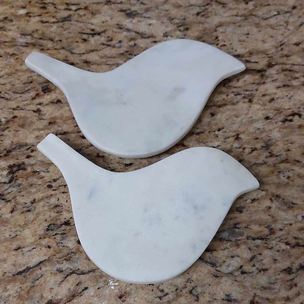 Crate&Barrel Marble Bird Plates/Coasters